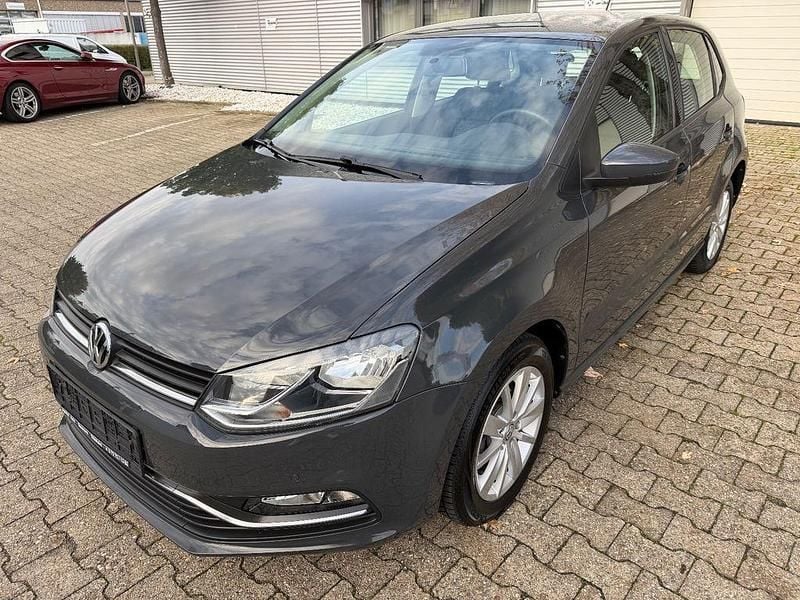 Grau Gebraucht 2017 VW Polo Comfortline Limousine | 7.990 € (Guter Preis) - Bild 1/4