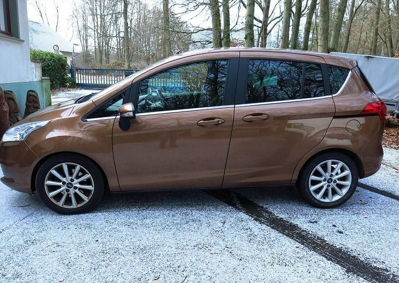 Gebraucht Ford B-MAX Cool & Connect 101 PS (74 kW) 2014 Braun Van / Kleinbus