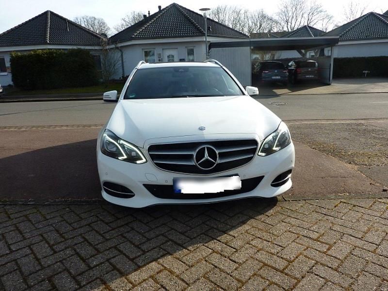 Weiß Gebraucht 2015 Mercedes E350 Avantgarde Kombi | 15.500 € (Guter Preis) - Bild 1/4