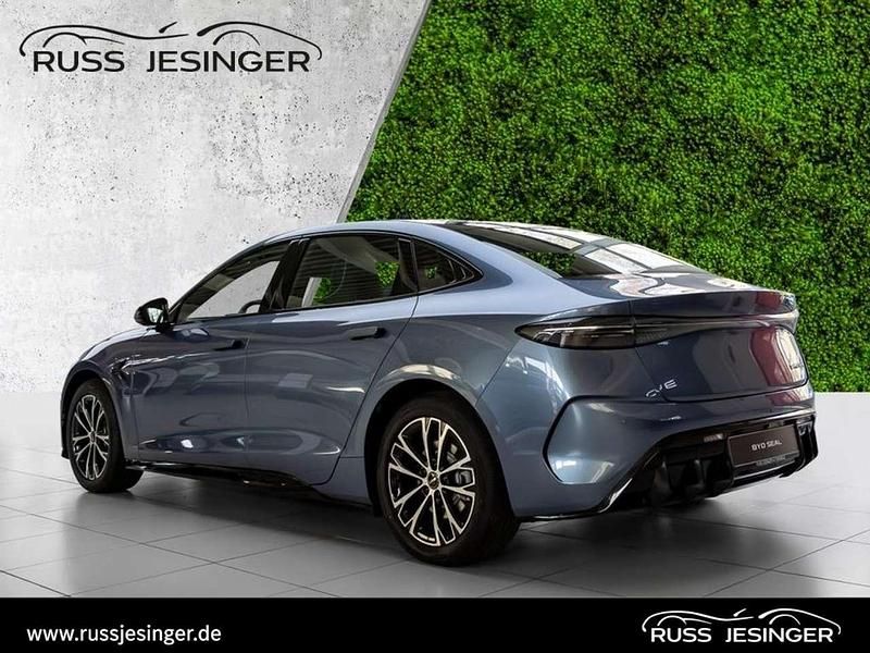 Neu BYD Seal Comfort 169 kW (231 PS) 2025 Blau Limousine