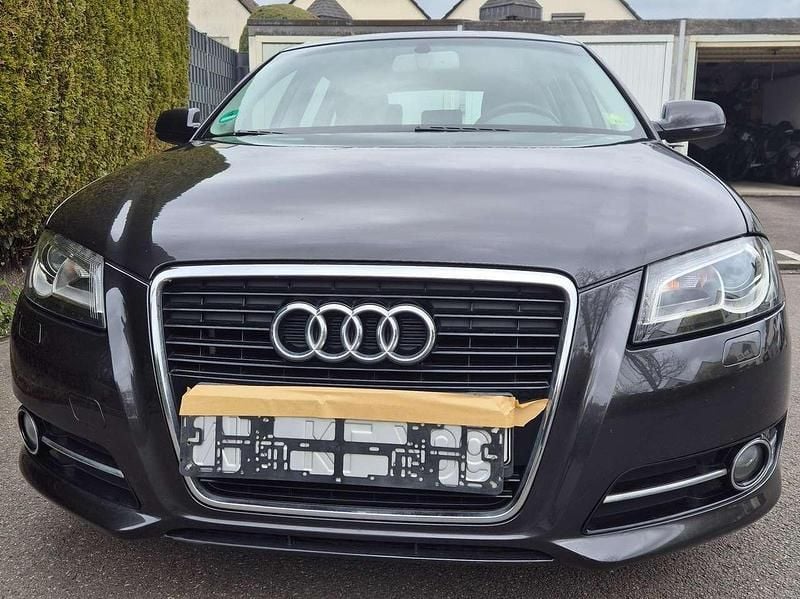 Gebraucht Audi A3 Ambiente 125 PS (91 kW) 2012 Grau Kleinwagen