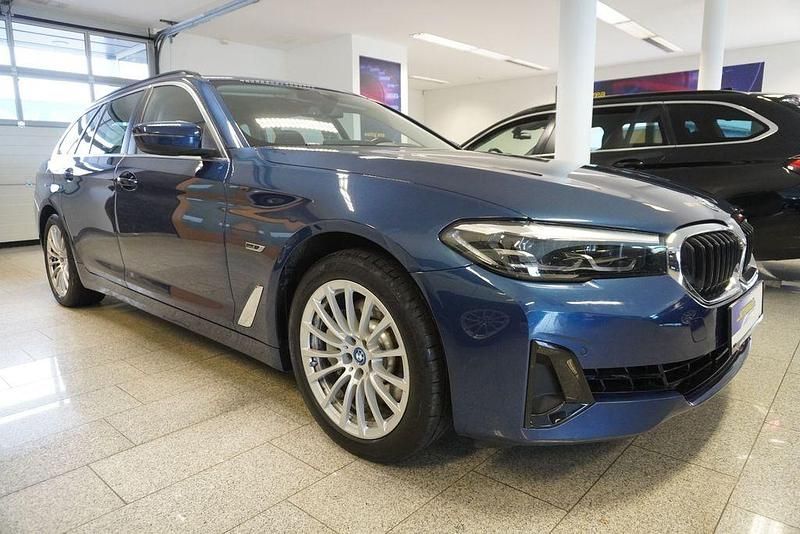 Gebraucht BMW 530e 292 PS (214 kW) 2021 Blau Kombi