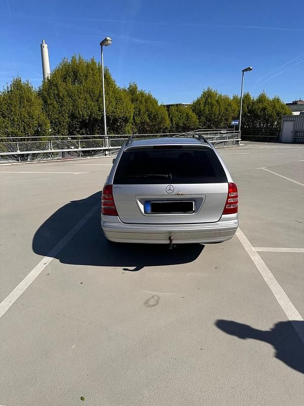 Gebraucht Mercedes C220 143 PS (105 kW) 2005 Silber Kombi