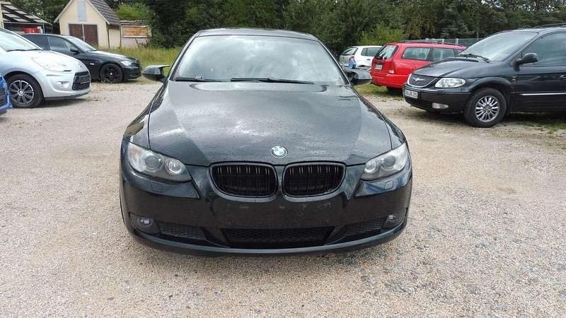 Black sapphire metallic Gebraucht 2009 BMW 320 Coupé | 5.999 € (Guter Preis) - Bild 1/4