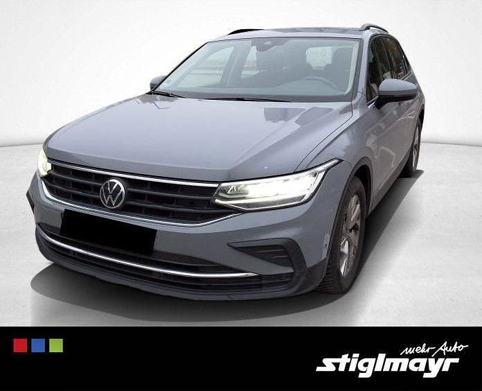 Mondsteingrau Gebraucht 2021 VW Tiguan Life SUV | 26.570 € (Fairer Preis) - Bild 1/4