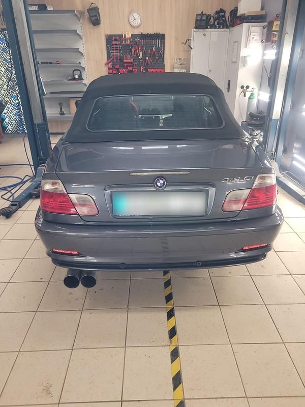 Gebraucht BMW 318 Cabriolet 105 PS (77 kW) 2002 Grau Cabrio