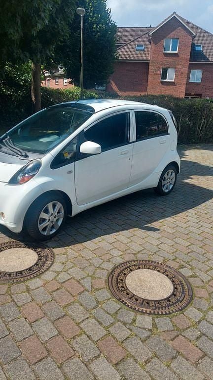 Weiß Gebraucht 2011 Mitsubishi i-MiEV Kleinwagen | 2.980 € - Bild 1/4