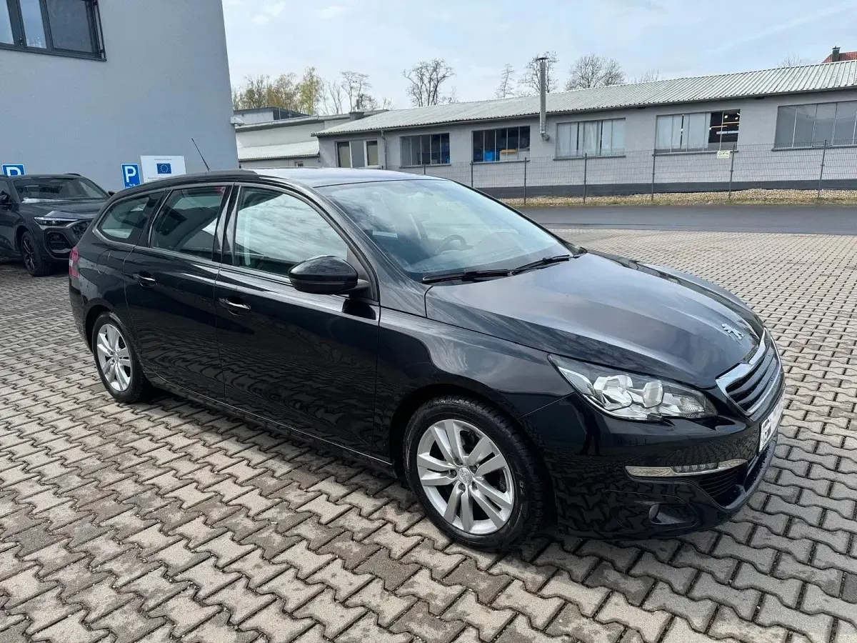 Gebraucht Peugeot 308 SW Active 150 PS (110 kW) 2016 Schwarz Kombi