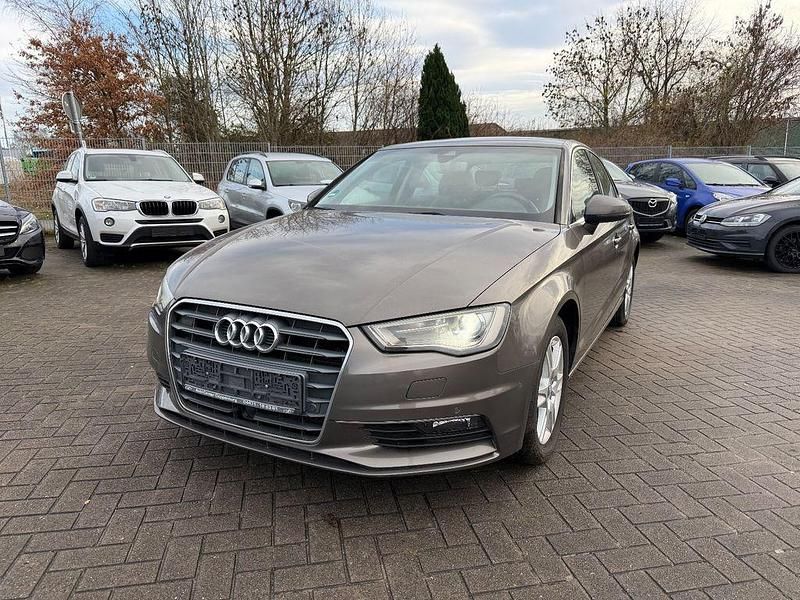 Gebraucht Audi A3 Attraction 110 PS (80 kW) 2015 Grau Limousine