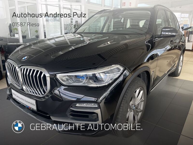 Schwarz Gebraucht 2019 BMW X5 Sport Line SUV | 57.906 € - Bild 1/4