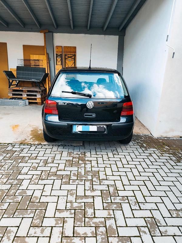 Schwarz Gebraucht 1999 VW Golf IV Kleinwagen | 888 € (Guter Preis) - Bild 1/4
