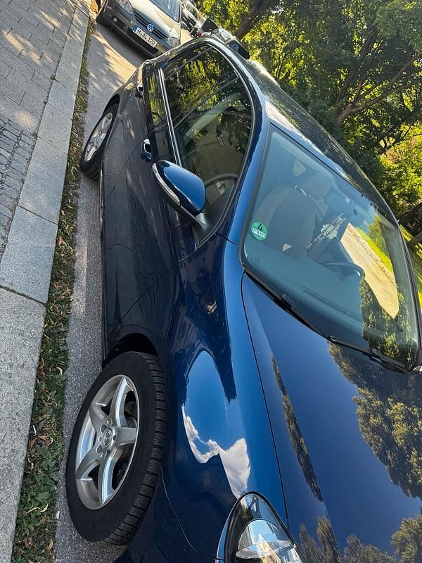 Blau Gebraucht 2010 VW Golf VI Limousine | 5.500 € (Fairer Preis) - Bild 1/4