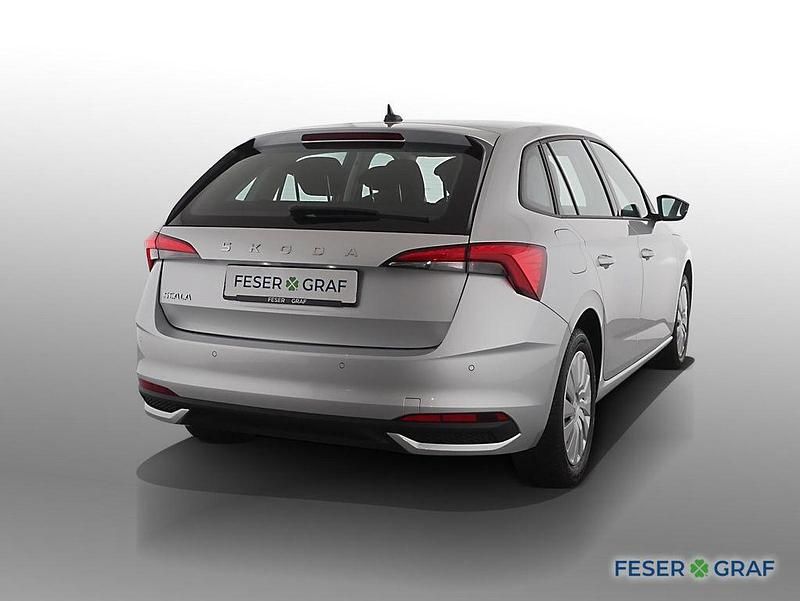 Gebraucht Skoda Scala Essence 116 PS (85 kW) 2025 Brilliantsilber metallic Kleinwagen