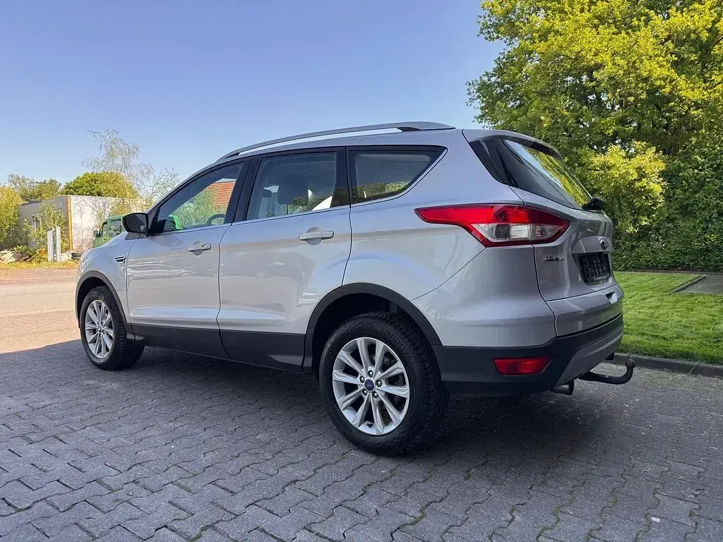 Usado Ford Kuga Titanium 150 HP (110 kW) 2016 SUV
