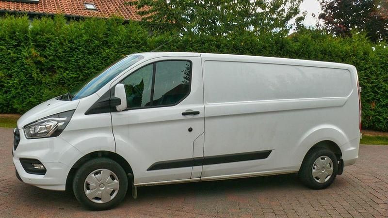Weiß Gebraucht 2021 Ford Transit Custom Van / Kleinbus | 24.900 € (Fairer Preis) - Bild 1/4
