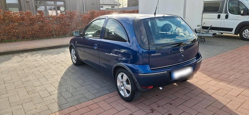 Usata Opel Corsa 75 CV (55 kW) 2004 Blu Utilitaria