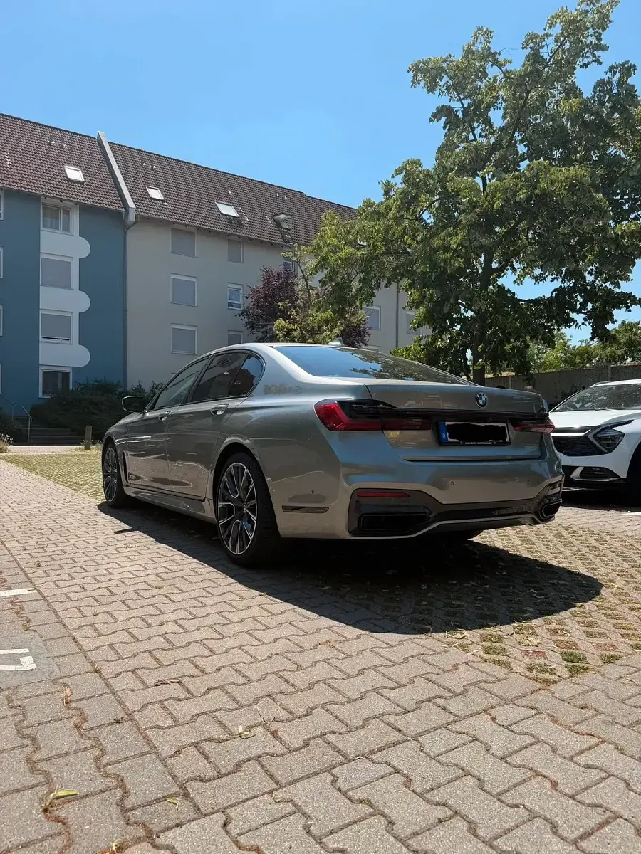 Gebraucht BMW 730 M Sport 265 PS (194 kW) 2020 Silber Limousine