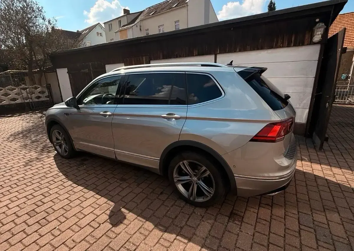 Gebraucht VW Tiguan Allspace R-line 239 PS (175 kW) 2019 Silber SUV