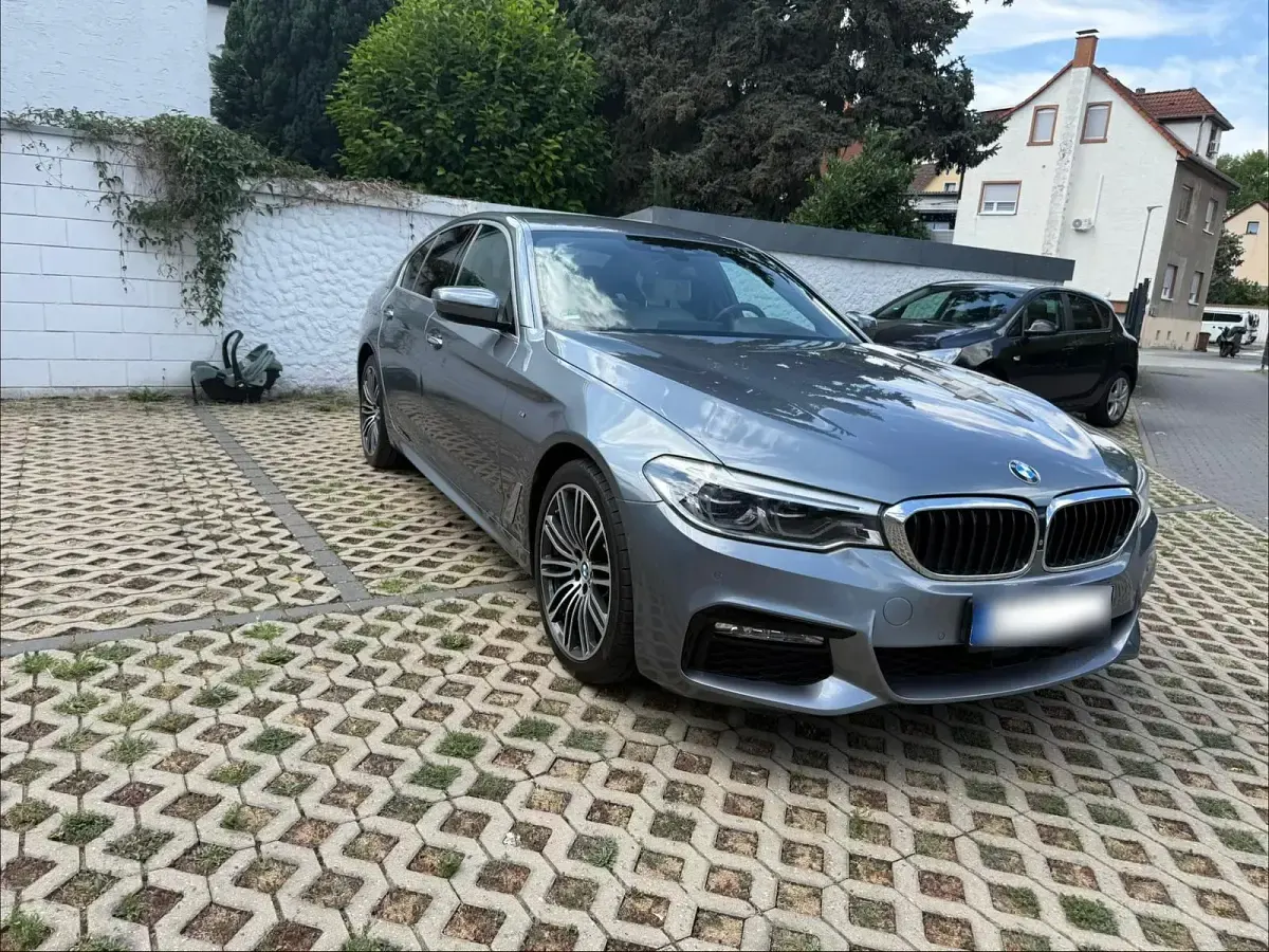 Gebraucht BMW 530 Sport Line 265 PS (194 kW) 2017 Silber Limousine