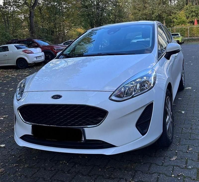 Weiß Gebraucht 2018 Ford Fiesta Trend Kleinwagen | 8.500 € (Guter Preis) - Bild 1/4