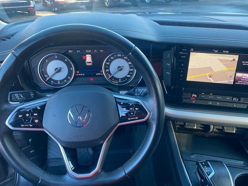 Gebraucht VW Touareg 231 PS (169 kW) 2022 Grau SUV