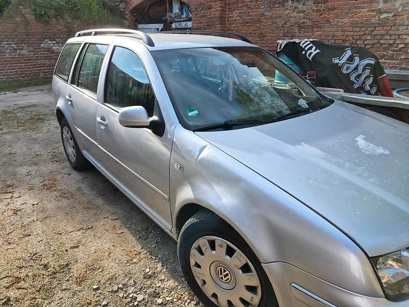 Second-hand VW Bora 101 CP (74 kW) 2004 Argintiu Break