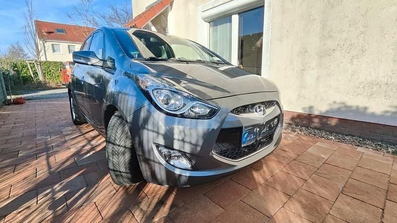 Gebraucht Hyundai ix20 Style 125 PS (91 kW) 2015 Grau Kleinwagen