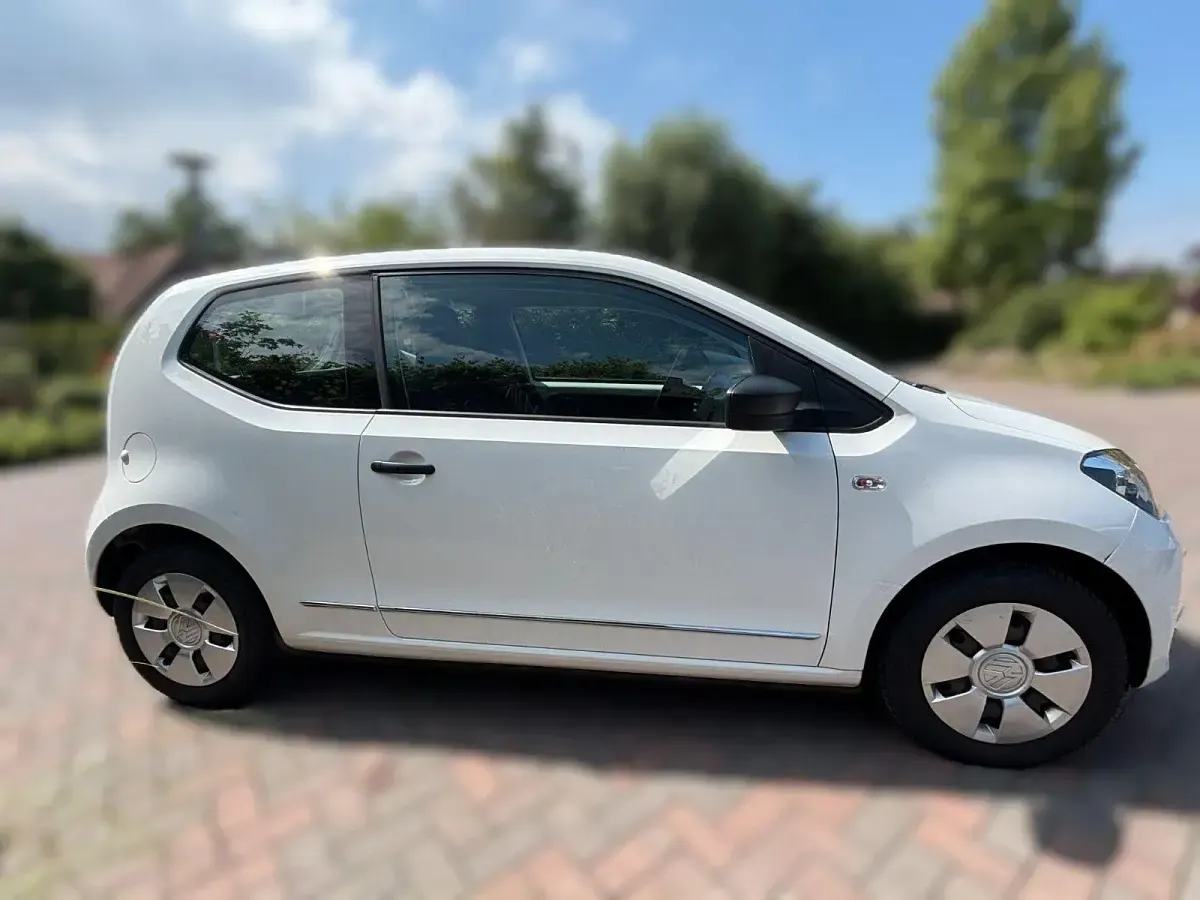 Gebraucht VW up! 60 PS (44 kW) 2015 Weiß Kleinwagen