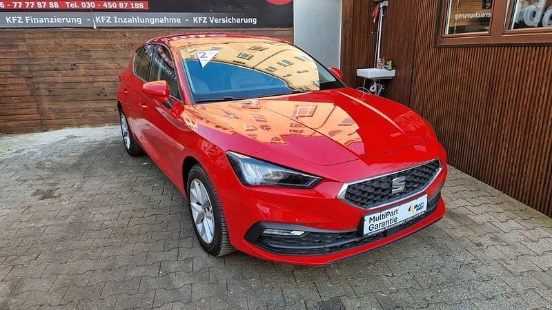 Gebraucht Seat Leon Style 90 PS (66 kW) 2022 Rot Limousine