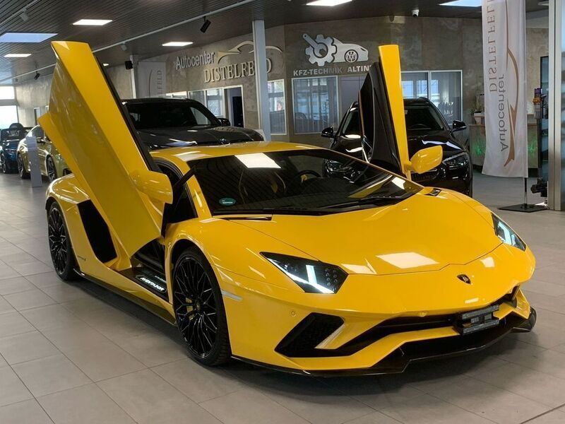 Gelb Gebraucht 2017 Lamborghini Aventador Coupé | 318.000 € - Bild 1/4