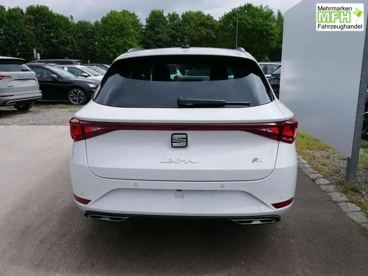 Neu Seat Leon FR 150 PS (110 kW) 2026 Nevadaweiß metallic Kombi