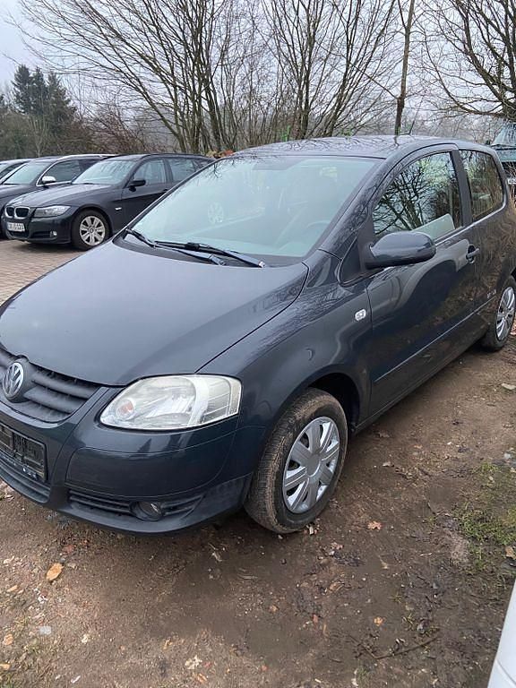 Grau Gebraucht 2010 VW Fox Style Kleinwagen | 950 € (Superpreis) - Bild 1/4