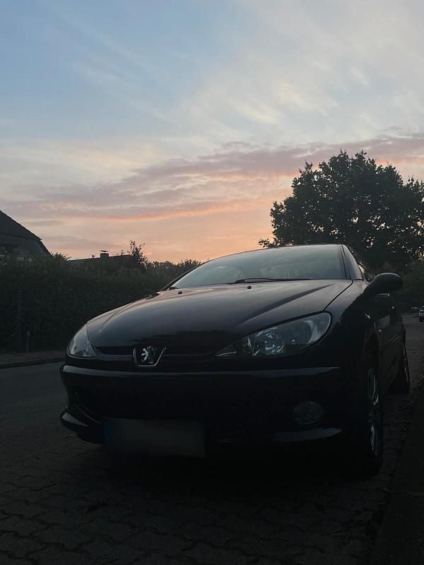 Gebraucht Peugeot 206 CC 109 PS (80 kW) 2004 Schwarz Cabrio