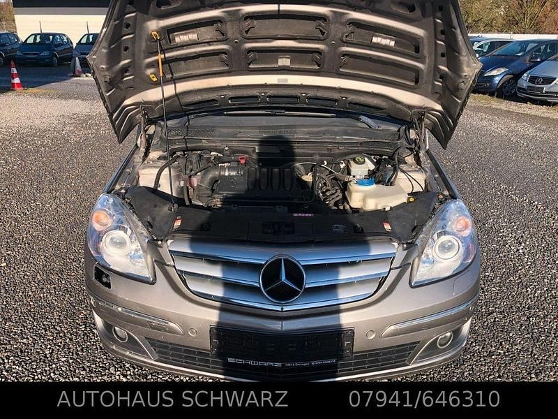 Gebraucht Mercedes B200 140 PS (102 kW) 2006 Grau Van / Kleinbus