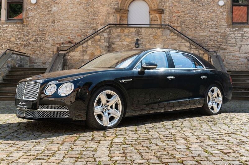 Schwarz Gebraucht 2015 Bentley Flying Spur Limousine | 49.000 € - Bild 1/4
