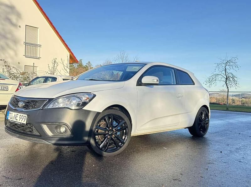 Gebraucht Kia Ceed Spirit 116 PS (85 kW) 2012 Kleinwagen