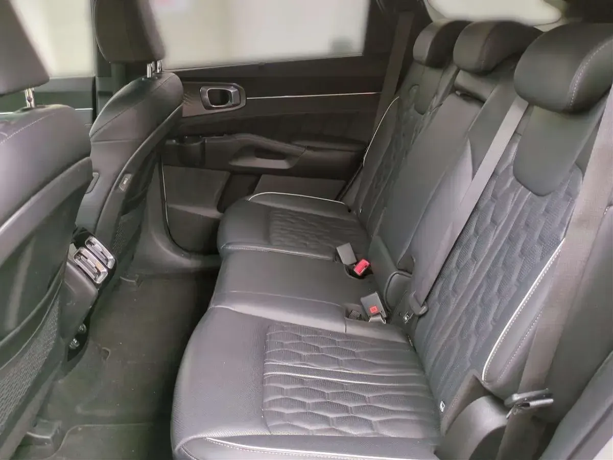 Gebraucht Kia Sorento Premium 194 PS (142 kW) 2024 Snow white pearl SUV