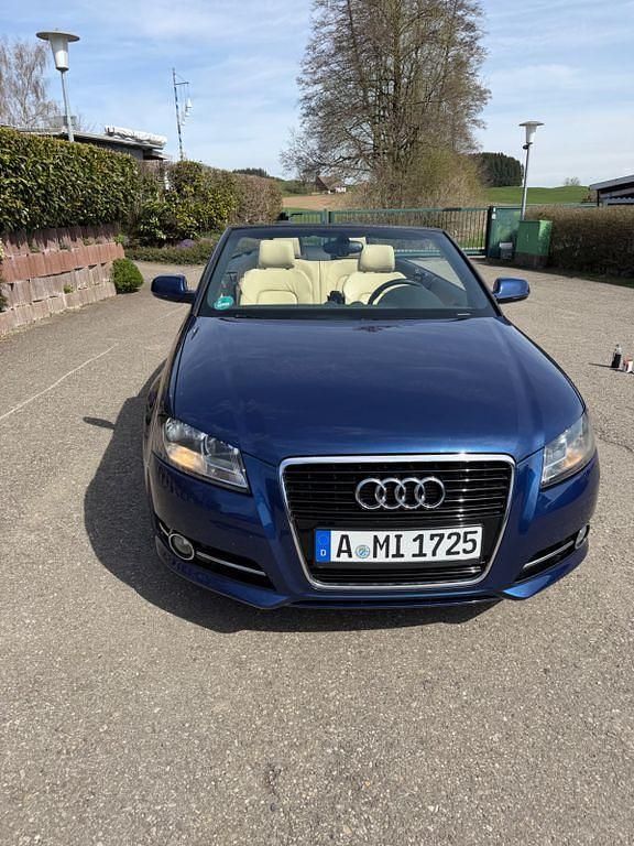 Gebraucht Audi A3 Cabriolet Attraction 105 PS (77 kW) 2011 Blau Cabrio