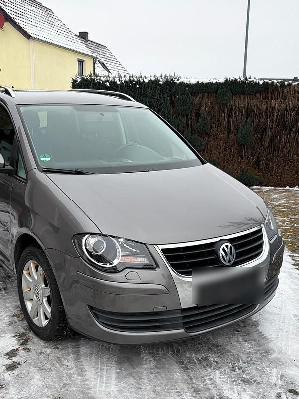 Gebraucht VW Touran 105 PS (77 kW) 2010 Grau Van / Kleinbus