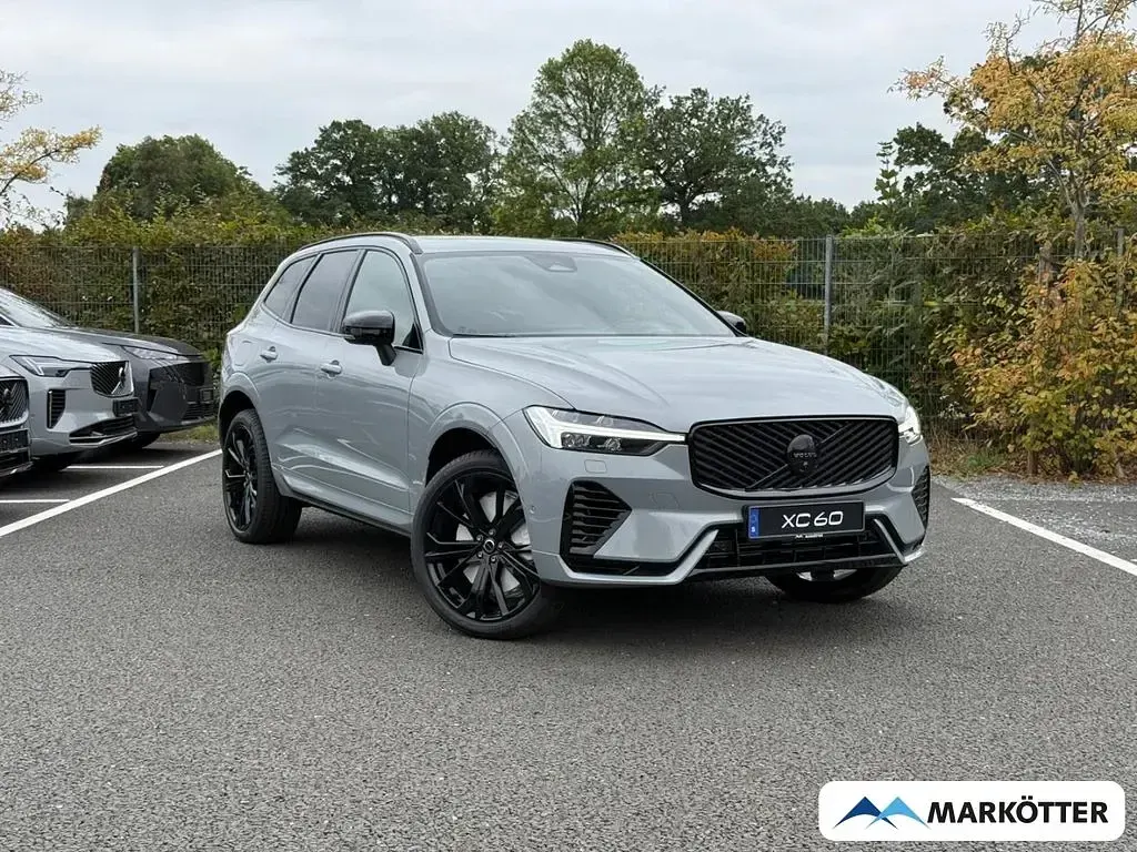 Neu Volvo XC60 Plus 455 PS (334 kW) 2026 Grau SUV