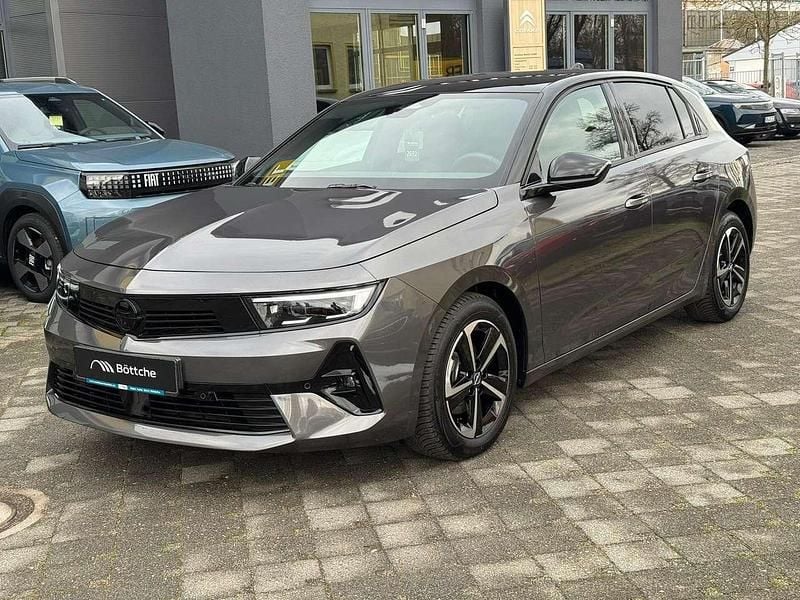 Grau/typ metalliclackierung Gebraucht 2024 Opel Astra Limousine | 23.950 € (Guter Preis) - Bild 1/4