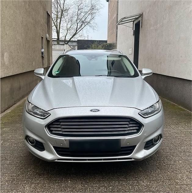 Gebraucht Ford Mondeo 140 PS (102 kW) 2016 Grau Kombi