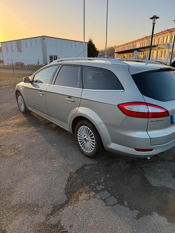 Gebraucht Ford Mondeo 203 PS (149 kW) 2010 Grau Kombi