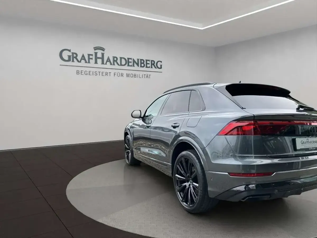 Gebraucht Audi Q8 Sport 489 PS (359 kW) 2026 Daytonagrau perleffekt SUV