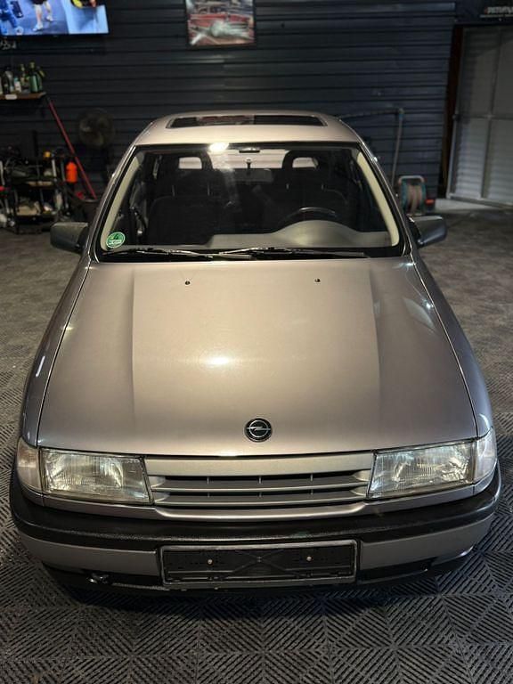 Gebraucht Opel Vectra 75 PS (55 kW) 1992 Grau Limousine