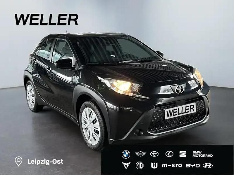 Gebraucht Toyota Aygo 72 PS (52 kW) 2024 Mysticschwarz mica metallic Kleinwagen