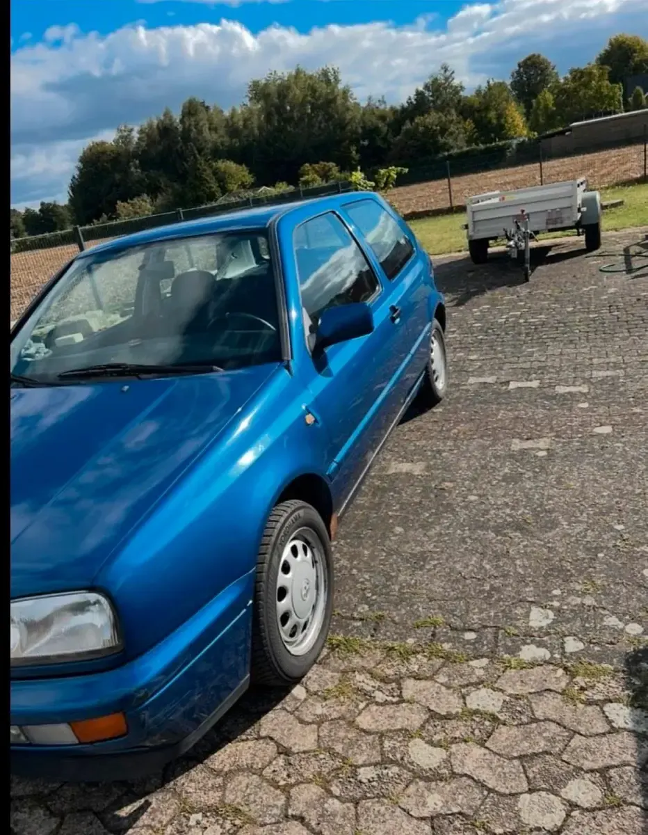 Gebraucht VW Golf III 115 PS (84 kW) 1996 Blau Kleinwagen