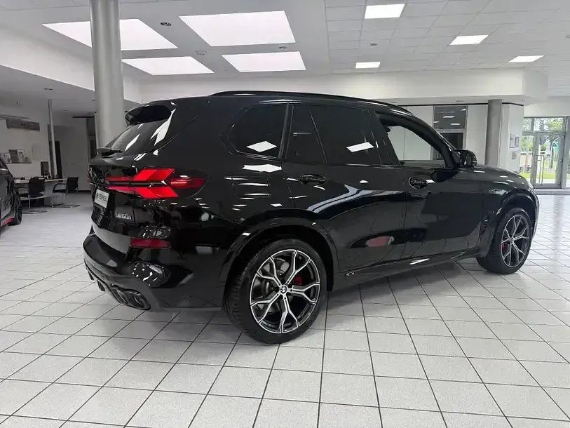 Gebraucht BMW X5 M Sport 530 PS (389 kW) 2024 Schwarz SUV