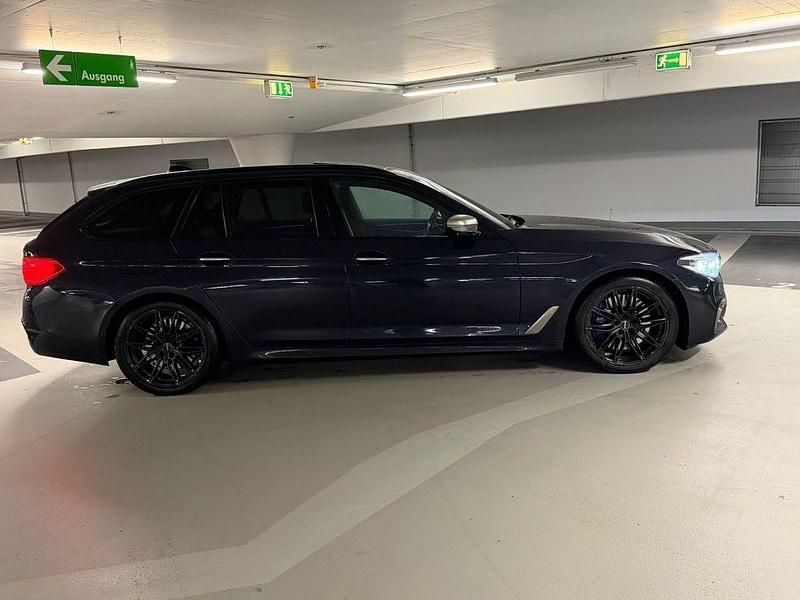 Gebraucht BMW M550 Performance 400 PS (294 kW) 2018 Schwarz Limousine