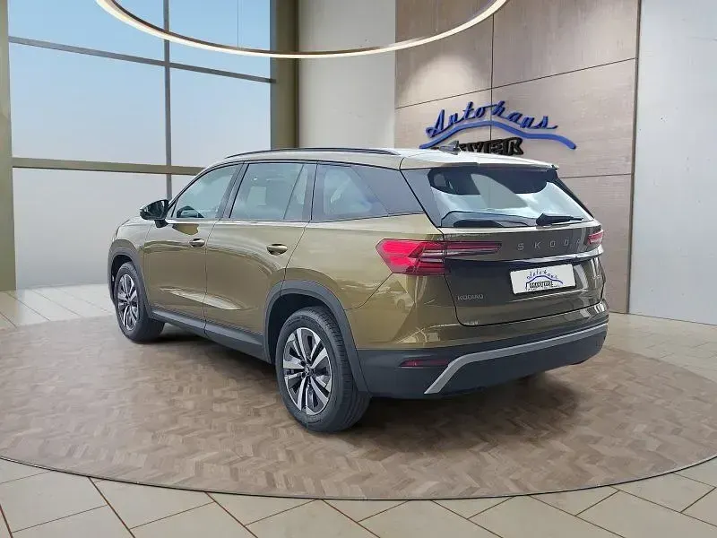 Neu Skoda Kodiaq 150 PS (110 kW) 2026 Gold SUV